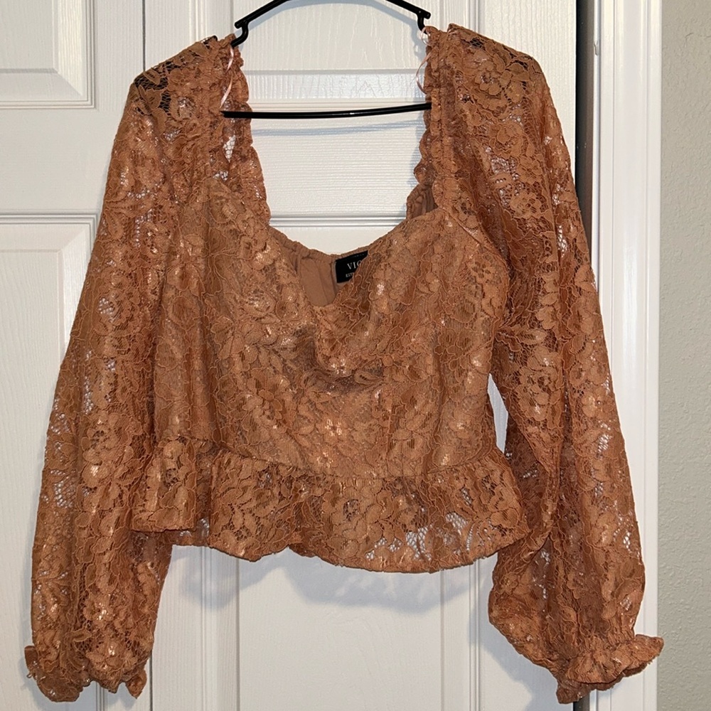 Women’s lace crop top